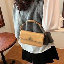 Women's Retro Fashion Shoulder Bag Design